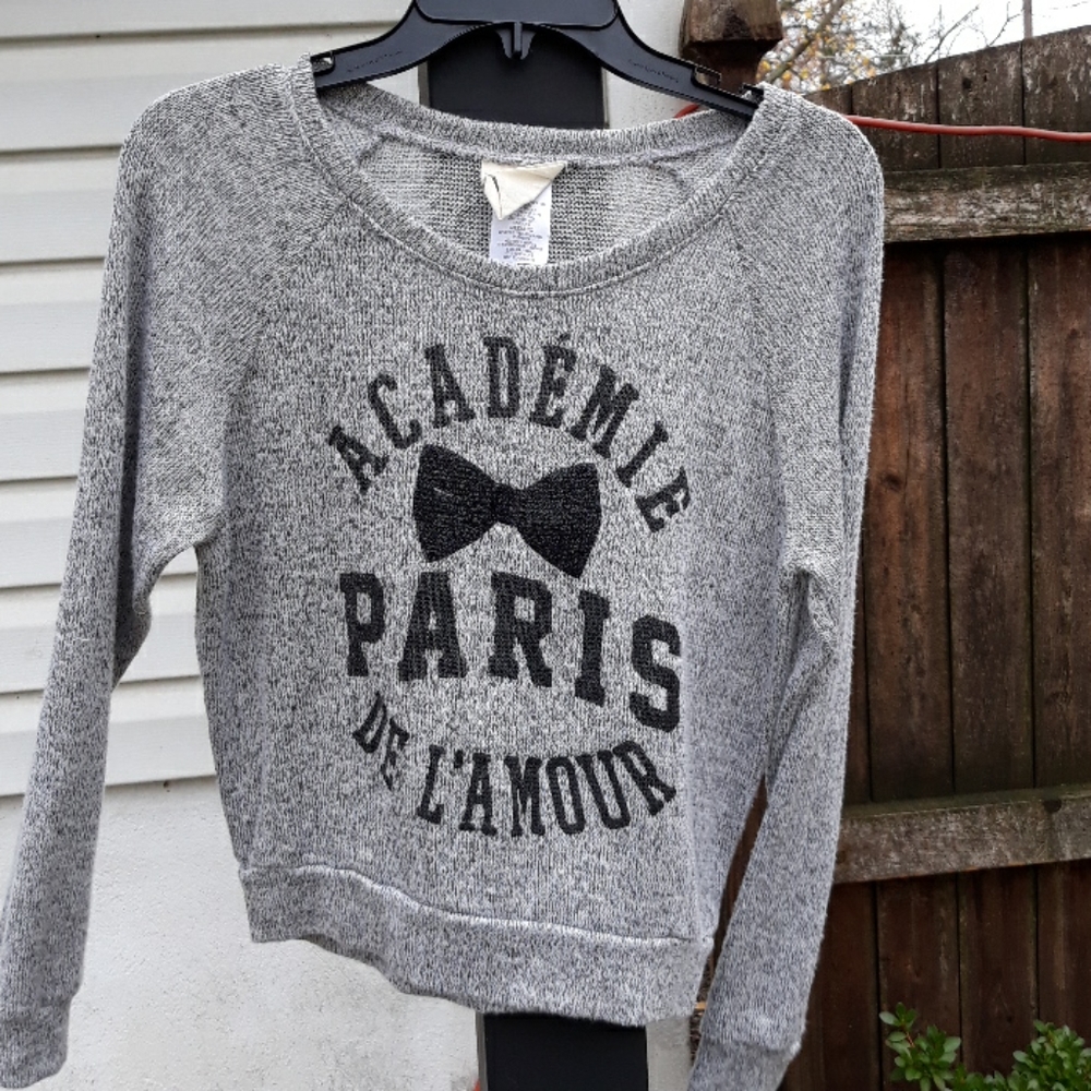 Light weight sweater